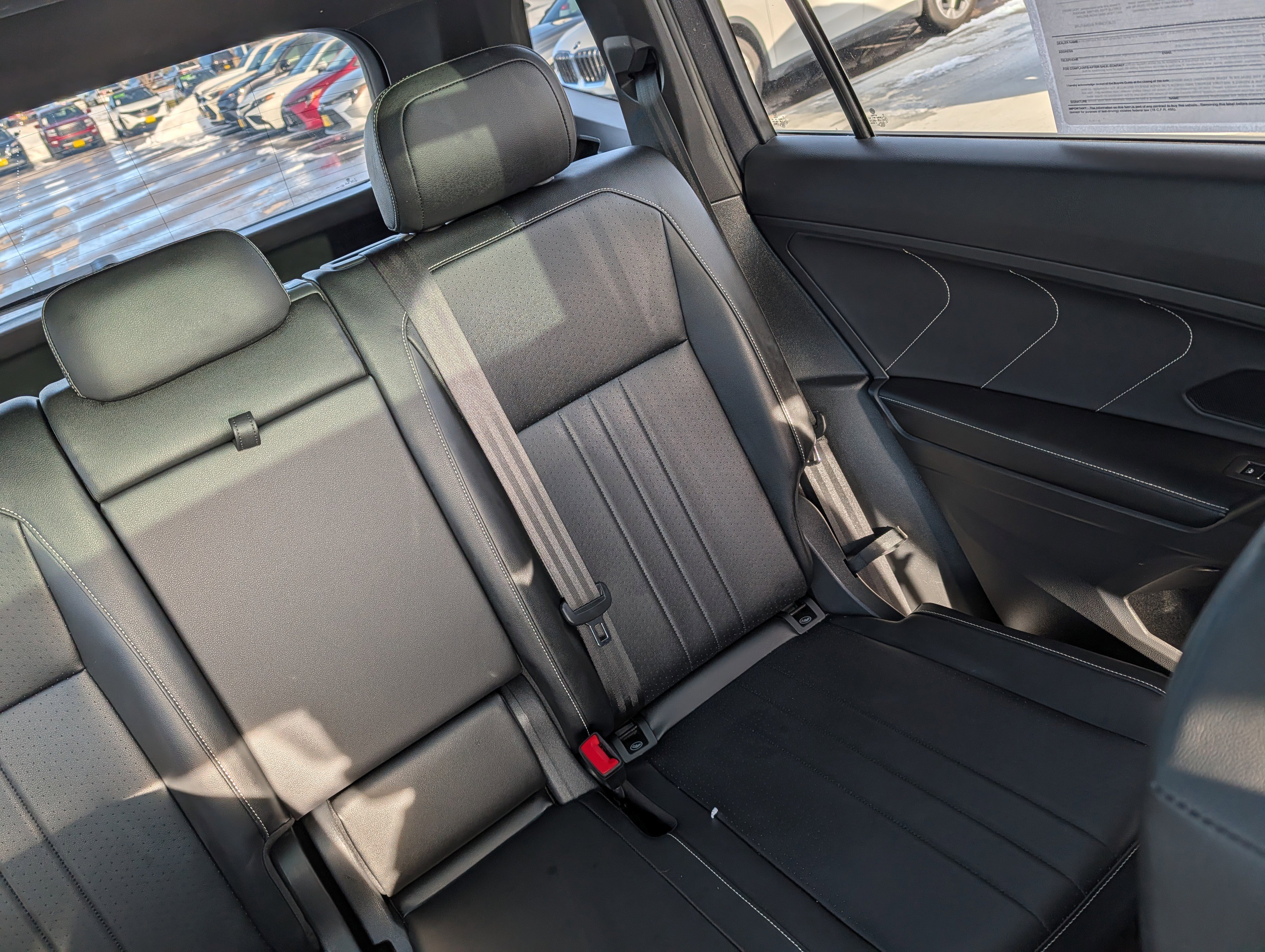 Used 2022 Volkswagen Tiguan SE R-Line image 14