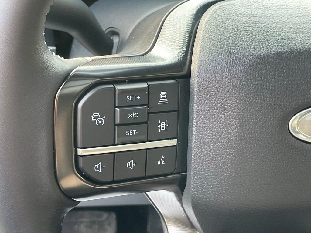 Used 2026 Ford F350 Platinum w/ FX4 Off-Road Package image 40