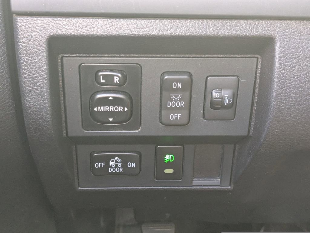 Used 2014 Toyota Tundra SR image 9