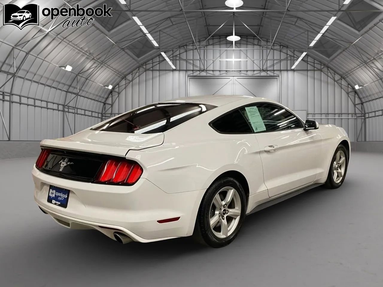 Used 2017 Ford Mustang Coupe image 5