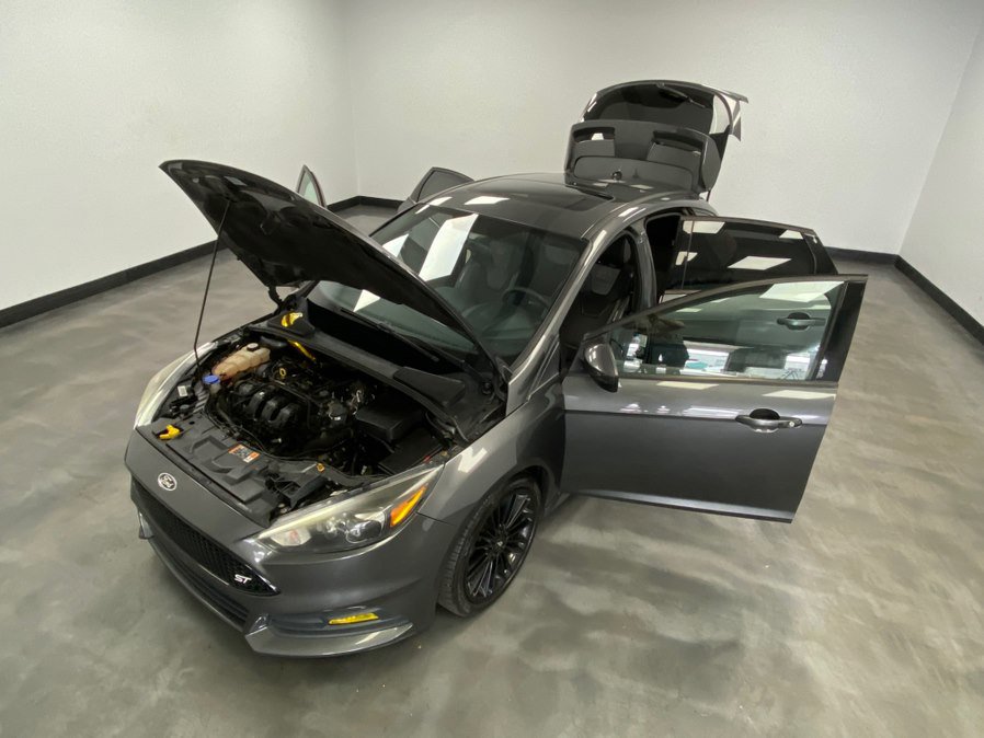 Used 2017 Ford Focus ST w/ Equipment Group 401A image 48