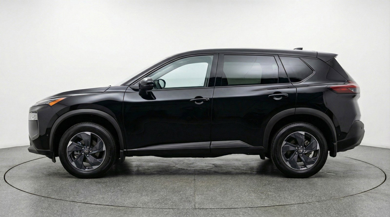 Used 2025 Nissan Rogue SV image 5