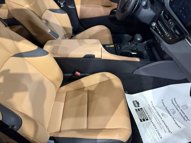 Used 2025 Lexus ES 300h w/ Premium Package image 24