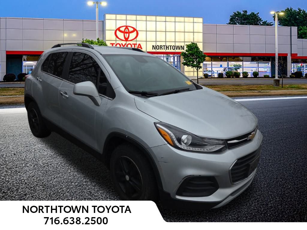 Used 2020 Chevrolet Trax LT w/ LT Convenience Package image 1