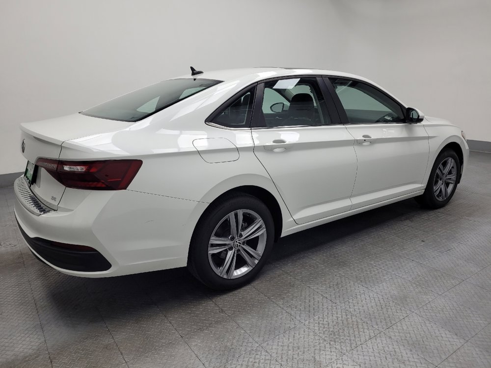 Used 2024 Volkswagen Jetta SE w/ Panoramic Sunroof Package image 10