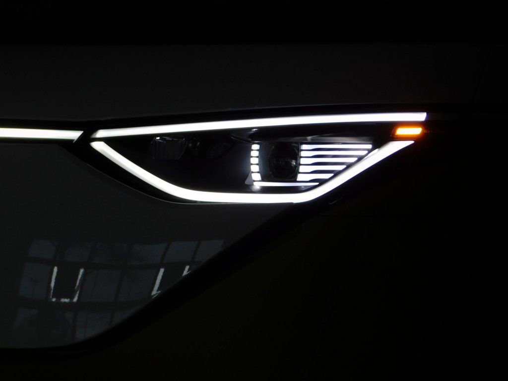 Used 2025 Volkswagen ID. Buzz 1st Edition image 18