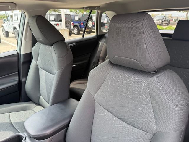 Used 2022 Toyota RAV4 XLE w/ Convenience Package image 10