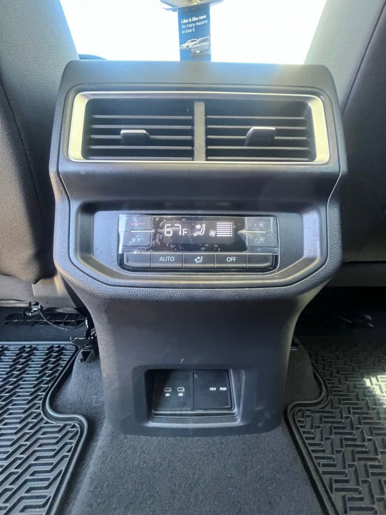 Certified 2025 Volkswagen Atlas SE image 9