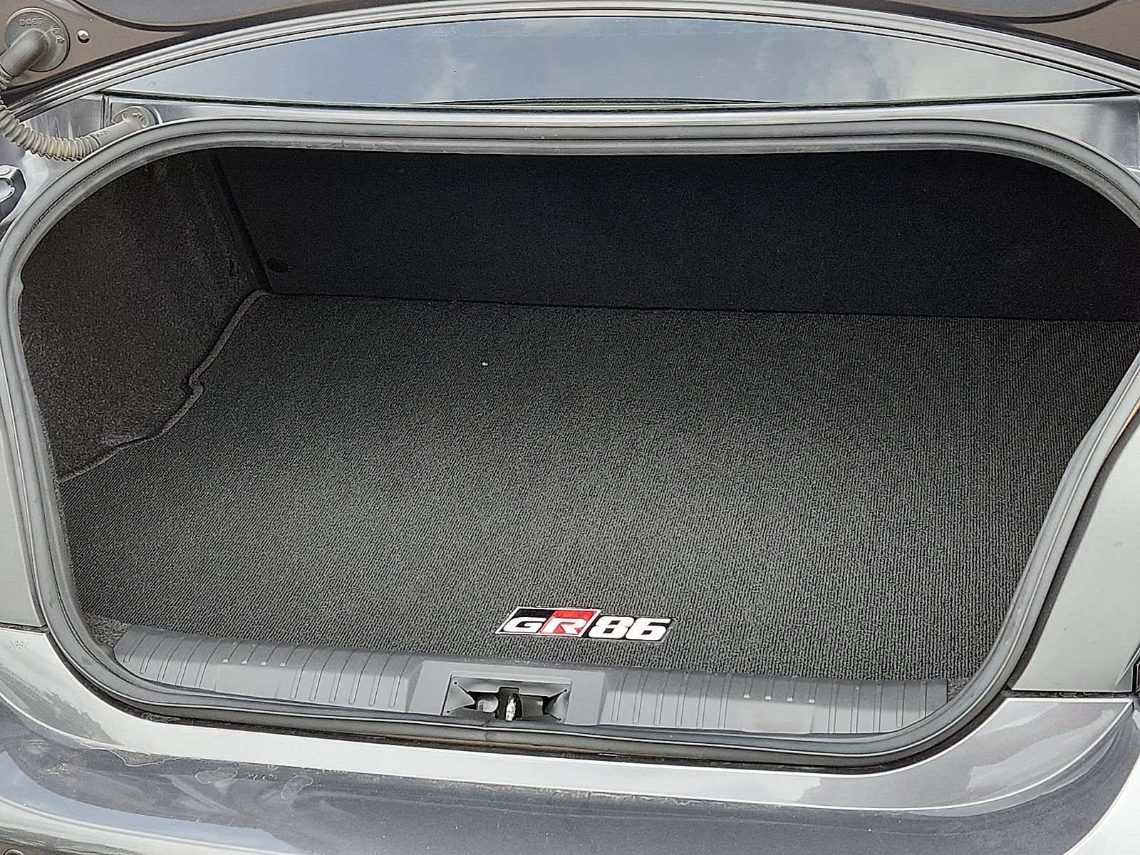 Used 2024 Toyota GR86 Premium RWD image 10