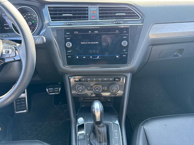 Used 2021 Volkswagen Tiguan SE image 28