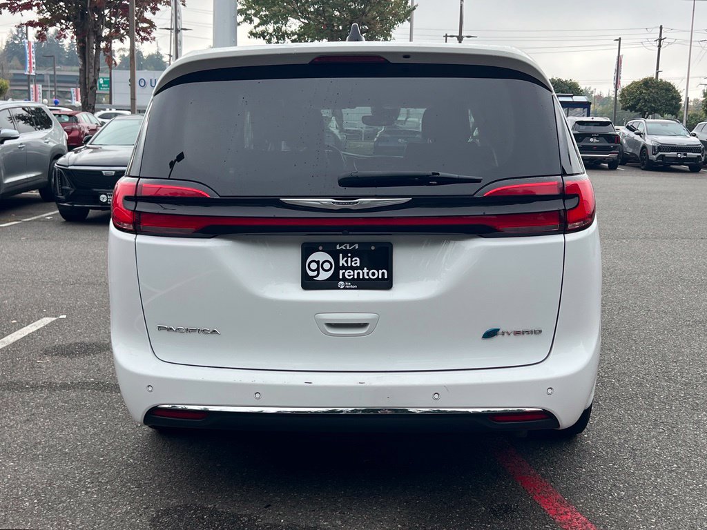 Used 2024 Chrysler Pacifica Limited FWD image 10