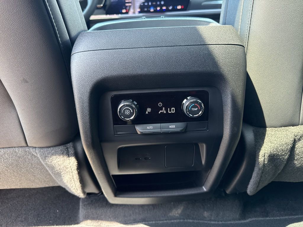 New 2026 Chevrolet Traverse Z71 AWD/4WD image 14