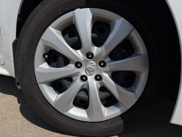 Certified 2025 Toyota Corolla LE FWD image 9
