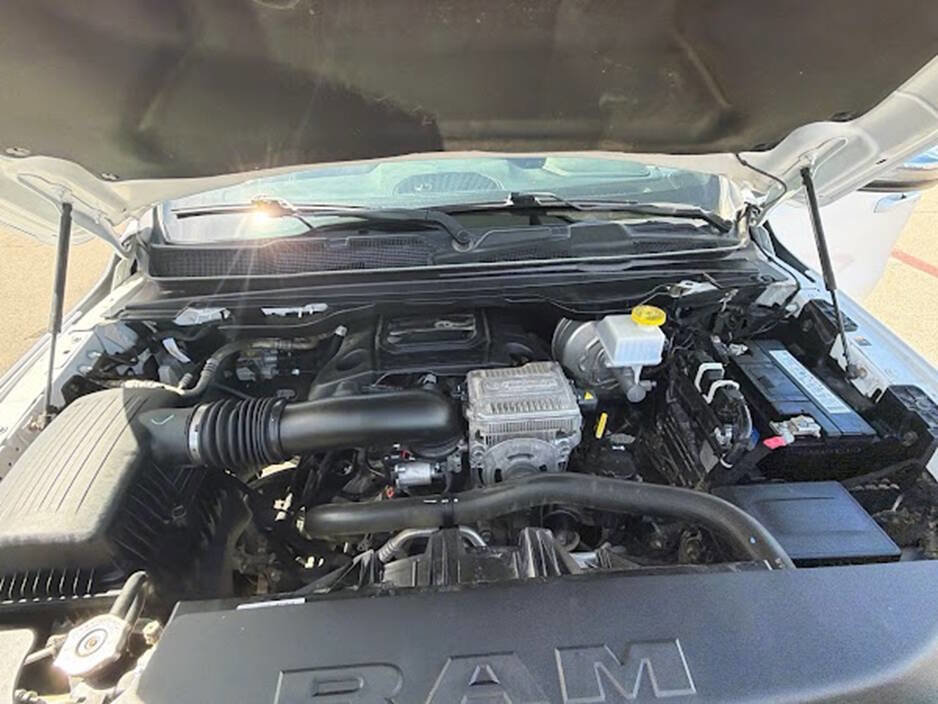 Used 2023 RAM 1500 Laramie AWD/4WD image 17