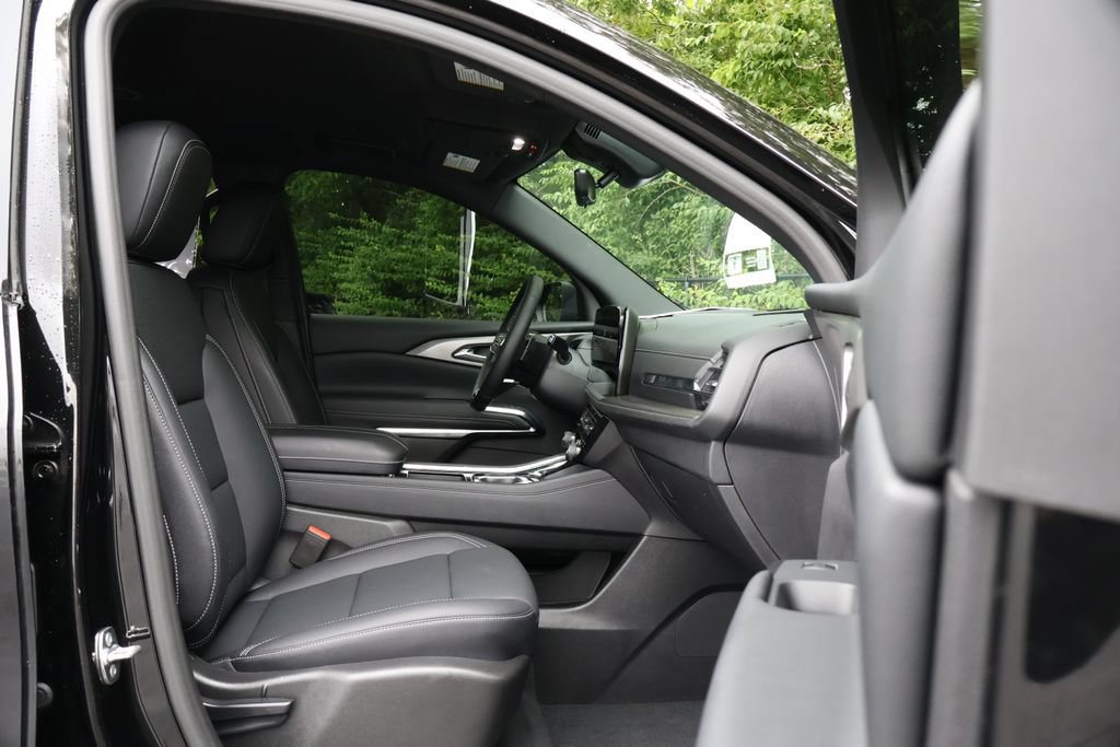 Used 2026 Chevrolet Traverse LT w/ Driver Confidence Package AWD/4WD image 40