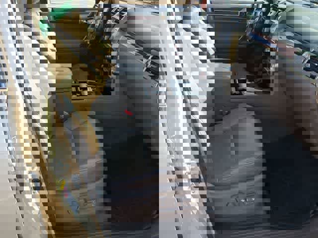 Used 2012 Lexus GX 460 w/ Comfort Plus Pkg image 22