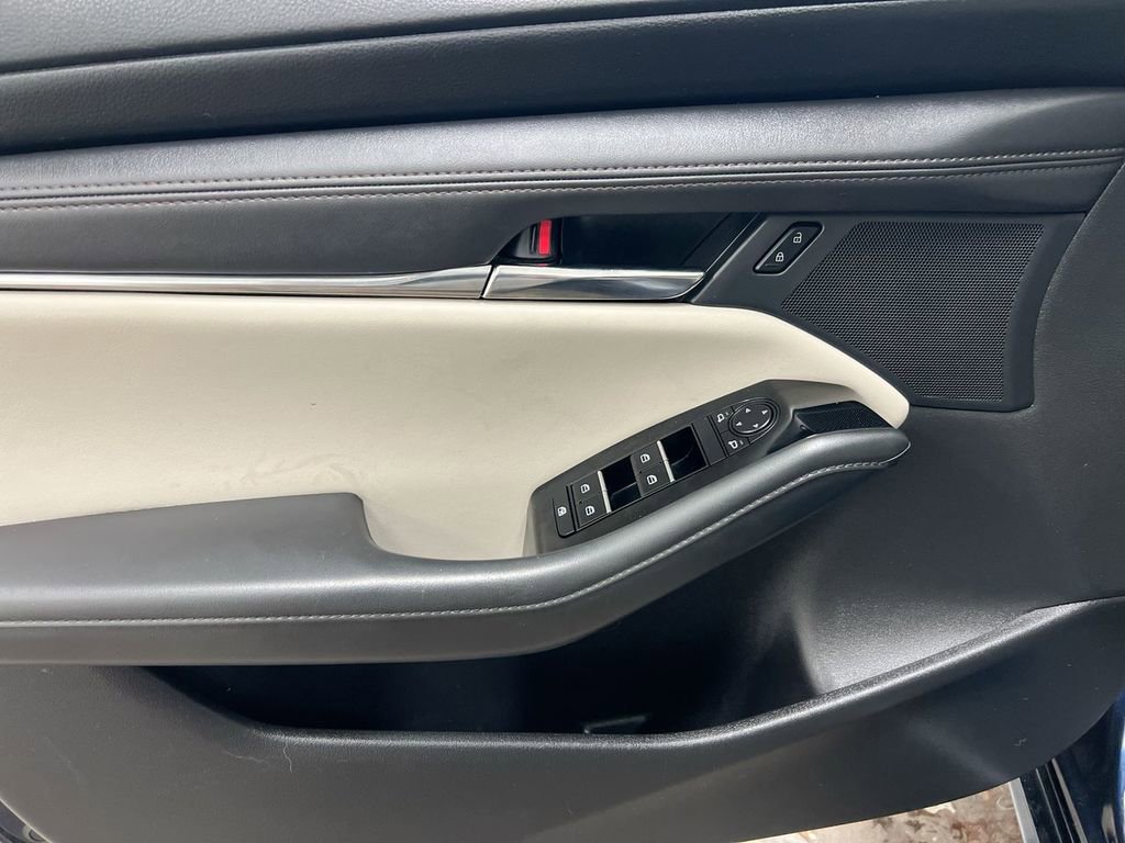 Used 2023 MAZDA MAZDA3 s image 21