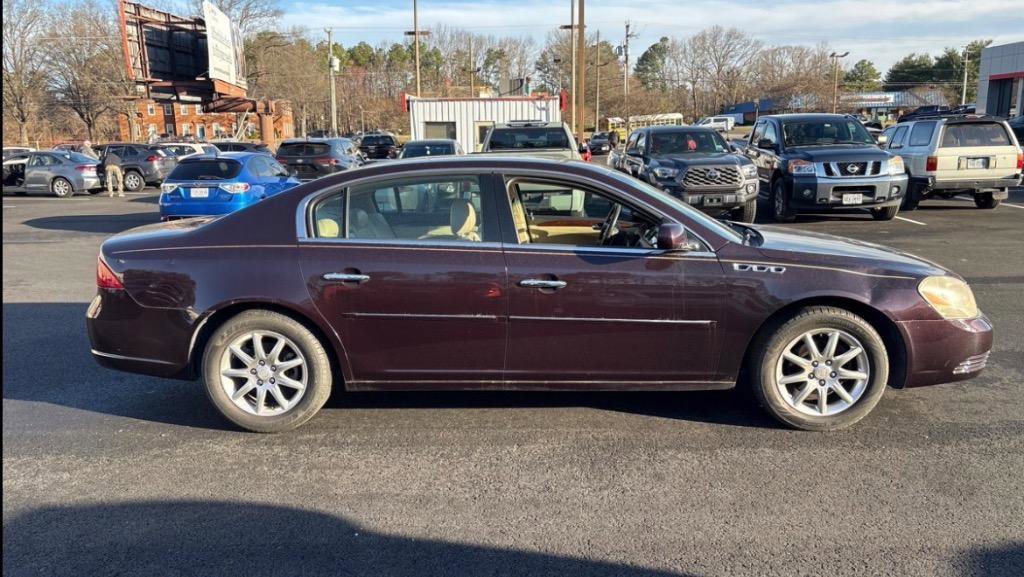 Used 2008 Buick Lucerne CXL w/ Driver Confidence Package FWD image 4