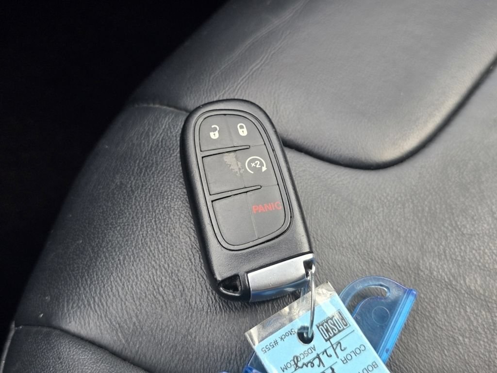 Used 2017 Jeep Cherokee Limited AWD/4WD image 35