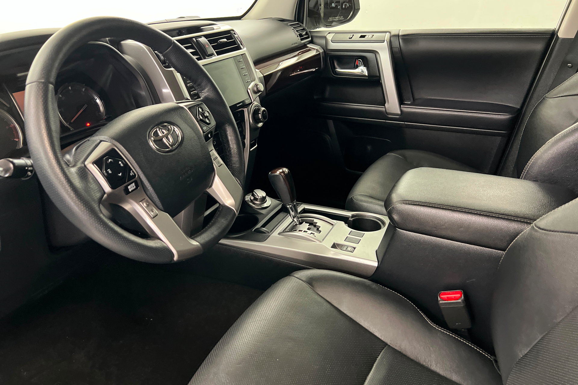 Used 2023 Toyota 4Runner Limited AWD/4WD image 16