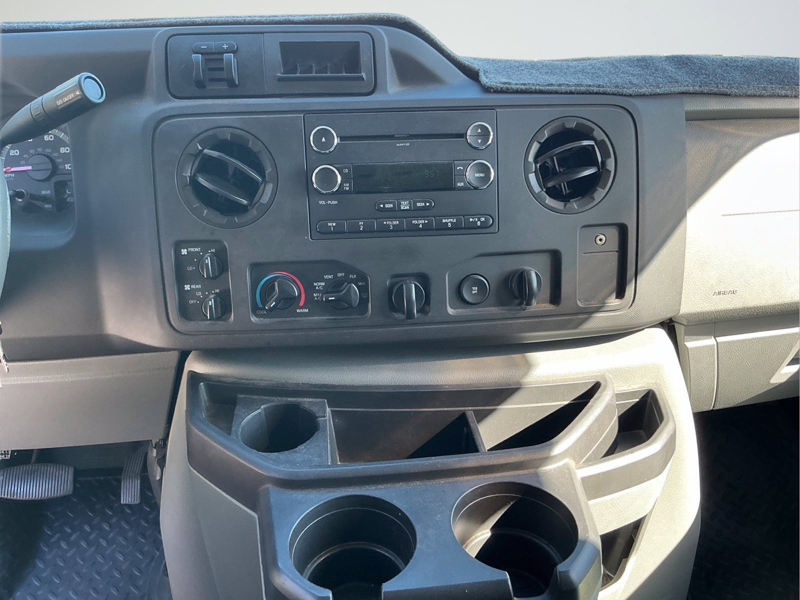 Used 2014 Ford E-350 and Econoline 350 XLT RWD image 17