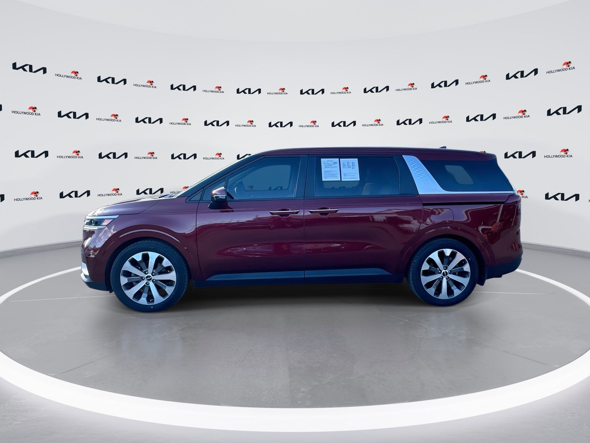 Certified 2023 Kia Carnival LX image 5