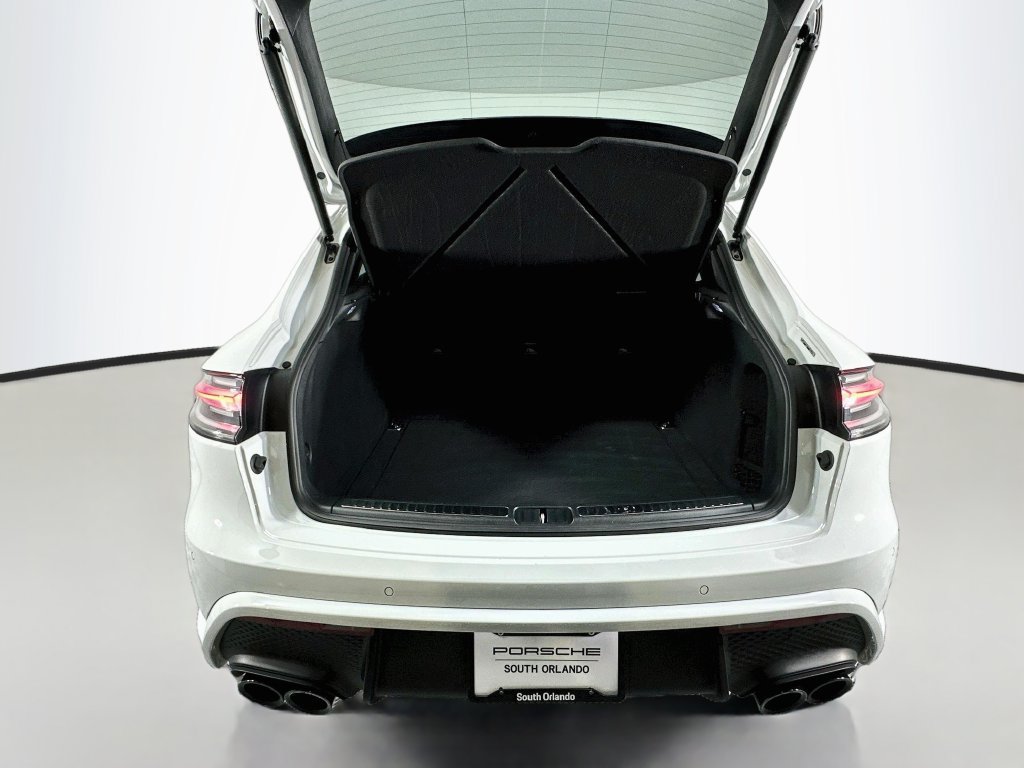 Certified 2024 Porsche Macan AWD/4WD image 28