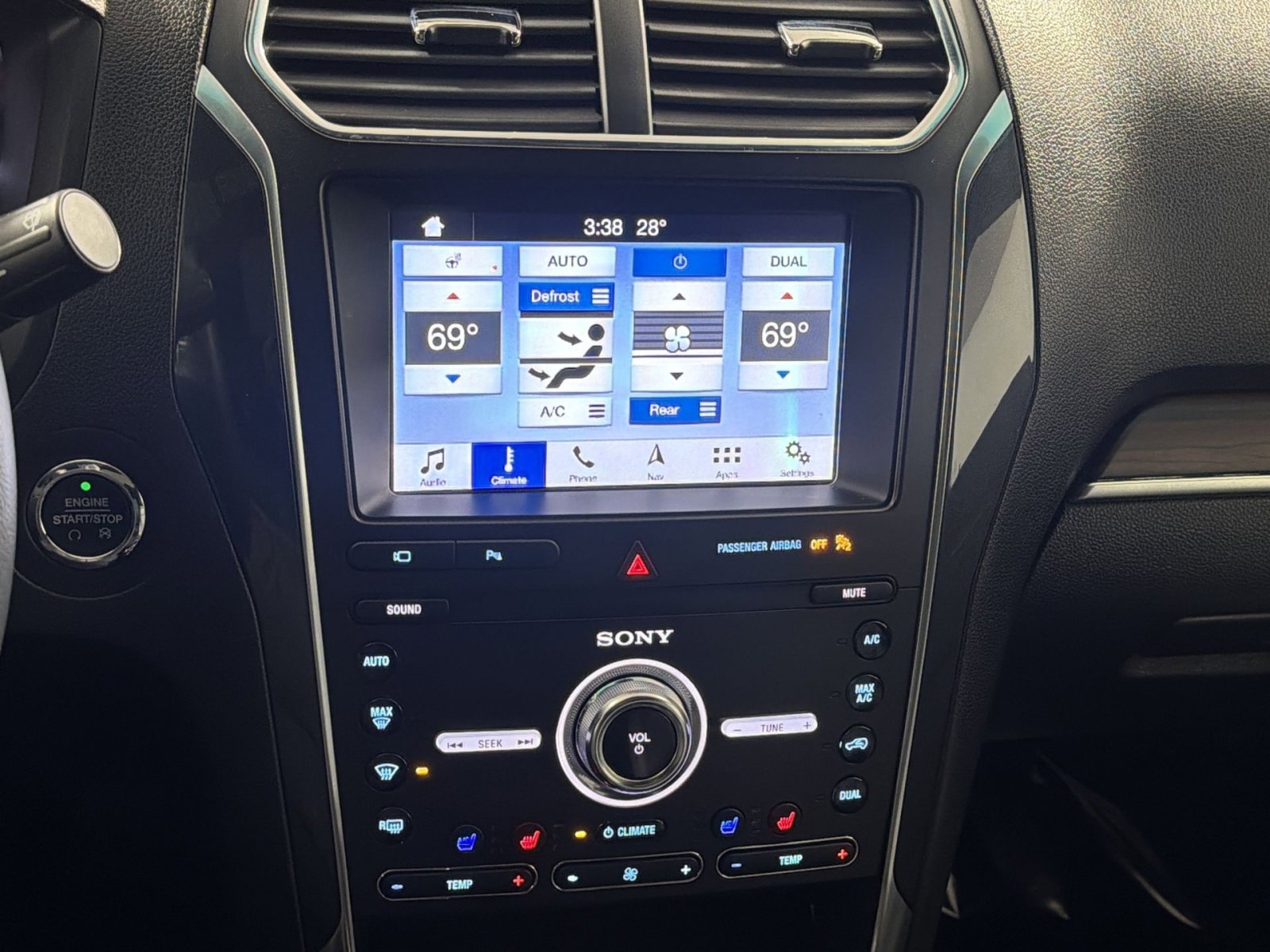 Used 2019 Ford Explorer Limited w/ Class III Trailer Tow Package image 21