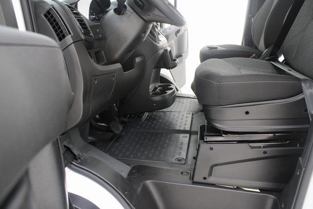 Used 2025 RAM ProMaster 2500 w/ Storage Group image 14