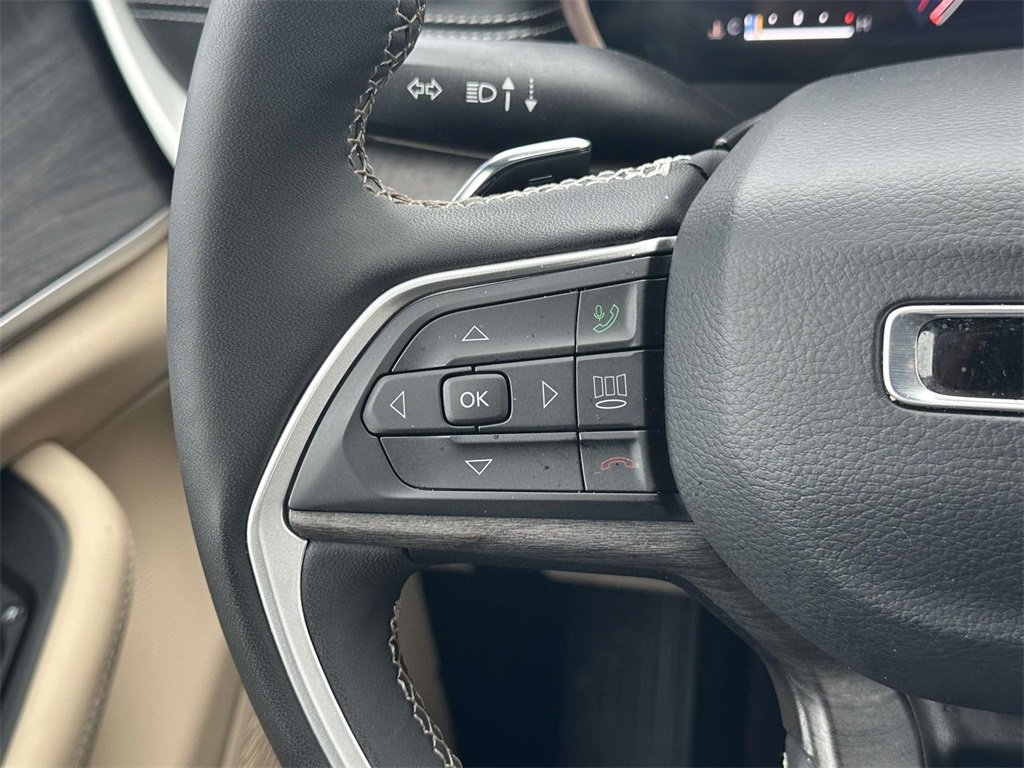 Used 2024 Jeep Grand Cherokee Limited image 21