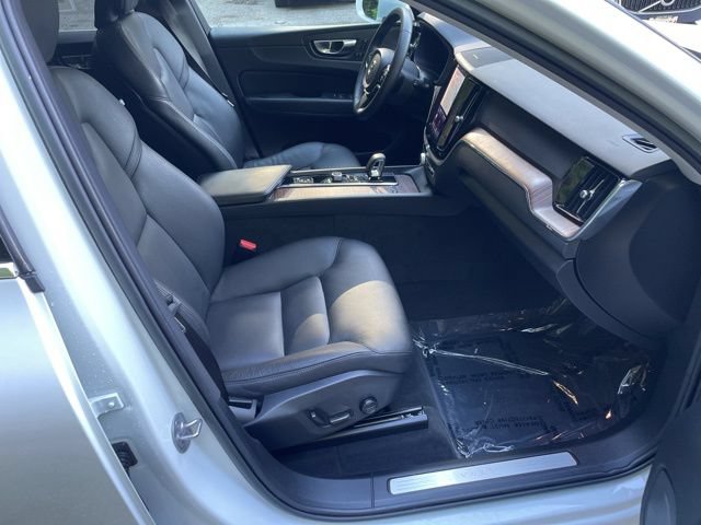 Certified 2023 Volvo XC60 B5 Plus w/ Climate Package AWD/4WD image 13