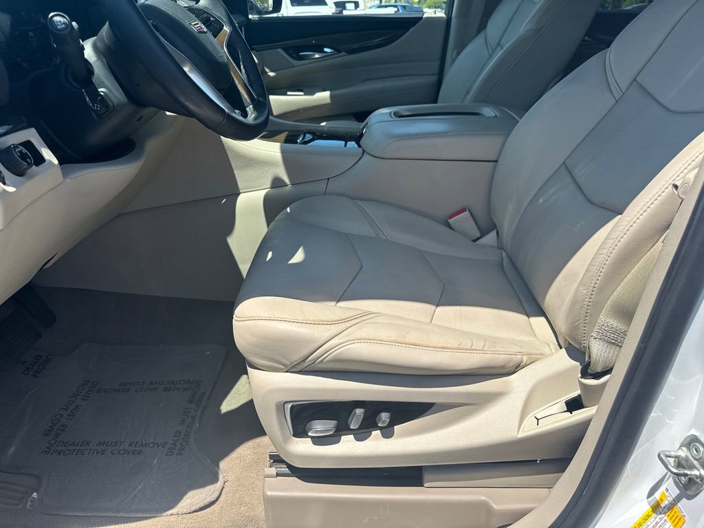 Used 2020 Cadillac Escalade Luxury RWD image 10