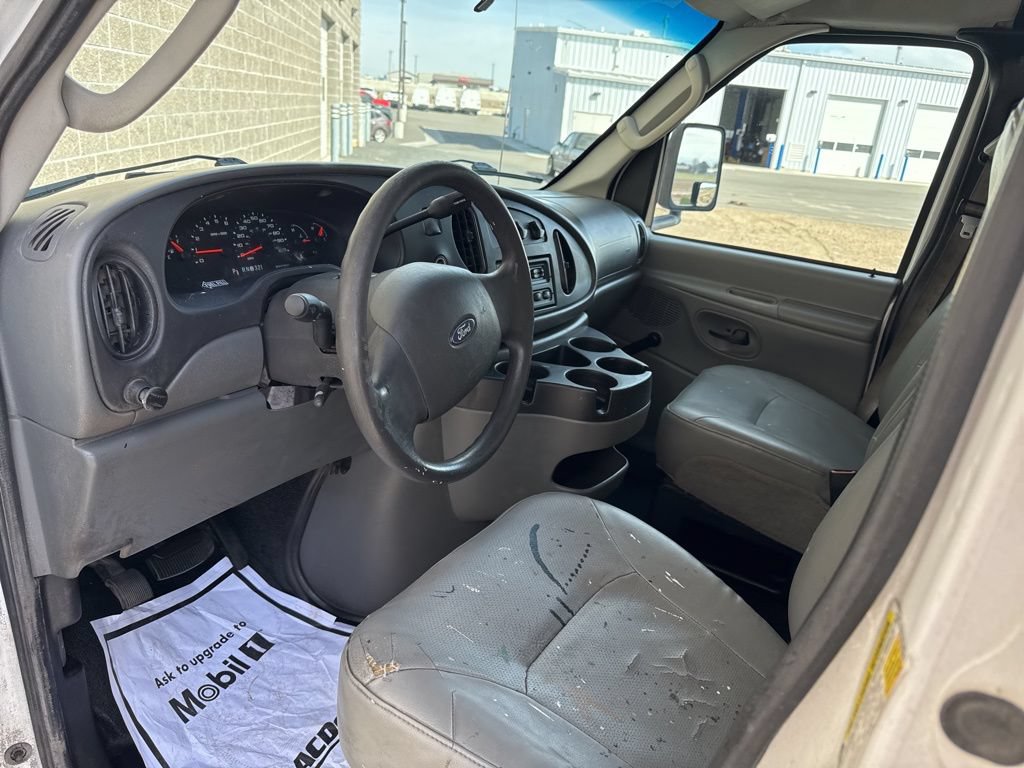 Used 2006 Ford E-350 and Econoline 350 Super Duty RWD image 9