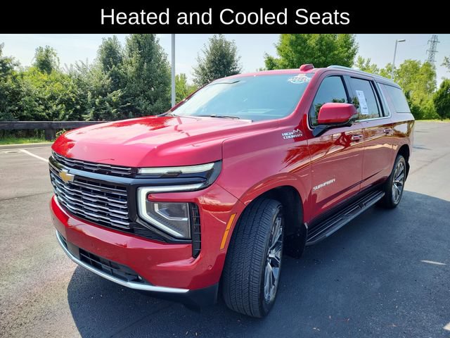 Used 2025 Chevrolet Suburban High Country AWD/4WD image 3