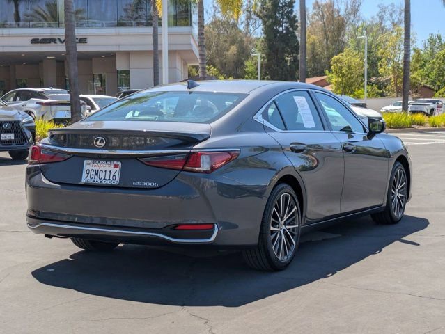 Used 2023 Lexus ES 300h w/ Premium Package FWD image 5