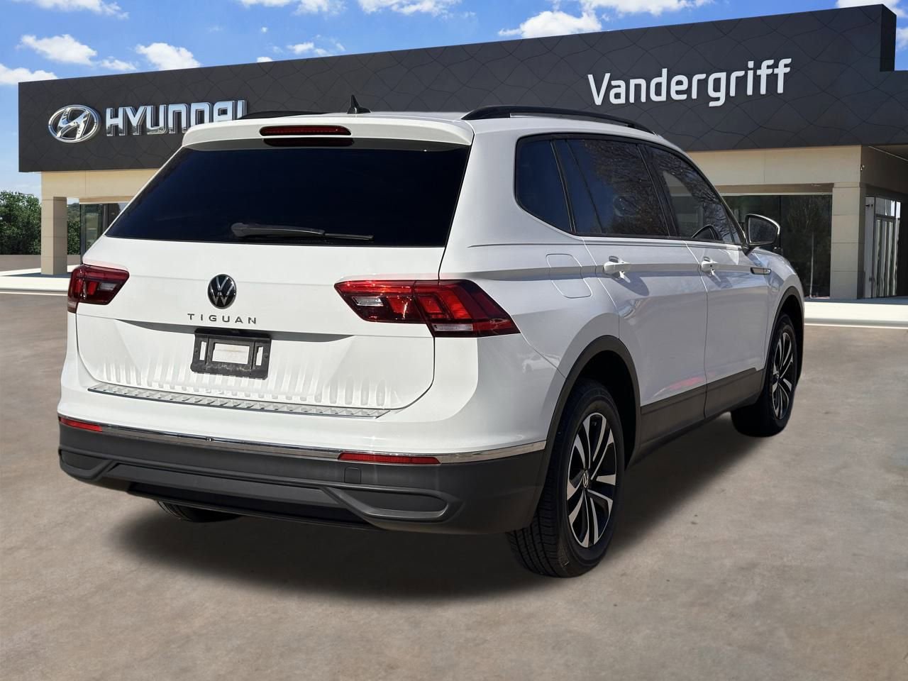 Used 2024 Volkswagen Tiguan S image 12