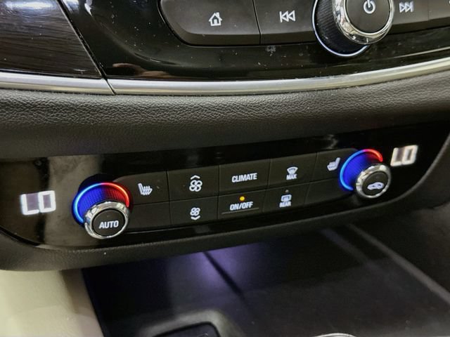 Used 2019 Buick Enclave Essence AWD/4WD image 16