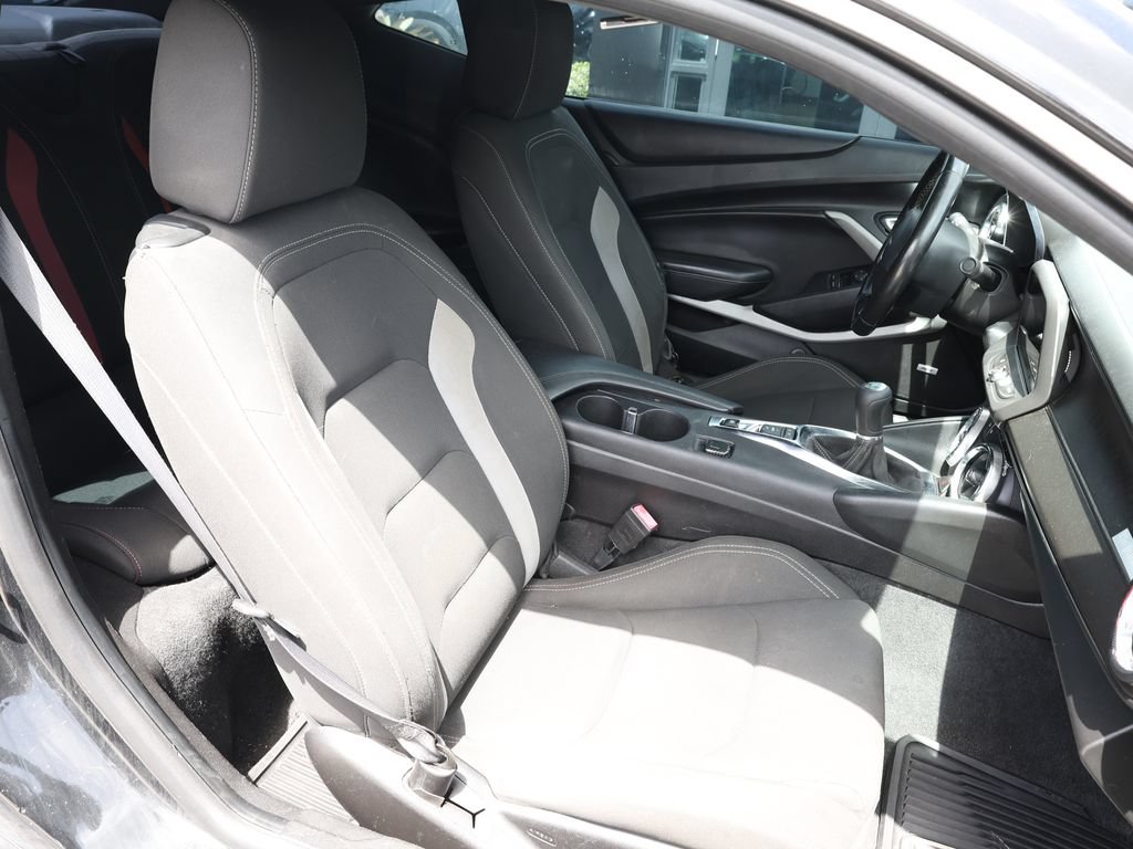 Used 2019 Chevrolet Camaro LT w/ Technology Package RWD image 19