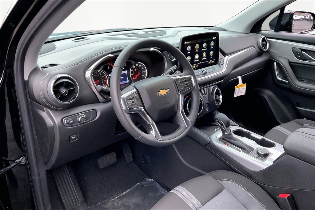 New 2026 Chevrolet Blazer LT w/ LPO, Black Sport Package image 8