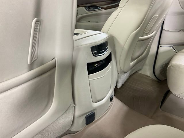 Used 2016 Cadillac Escalade ESV Luxury image 25
