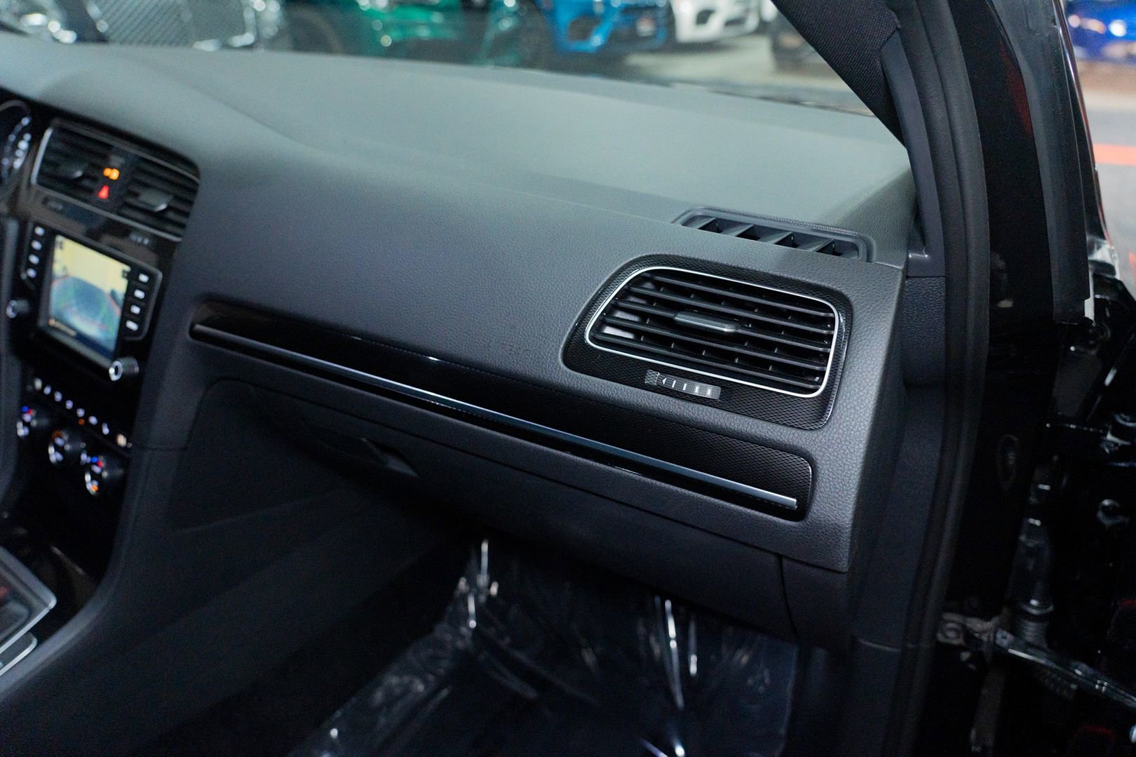 Used 2017 Volkswagen GTI Autobahn FWD image 37