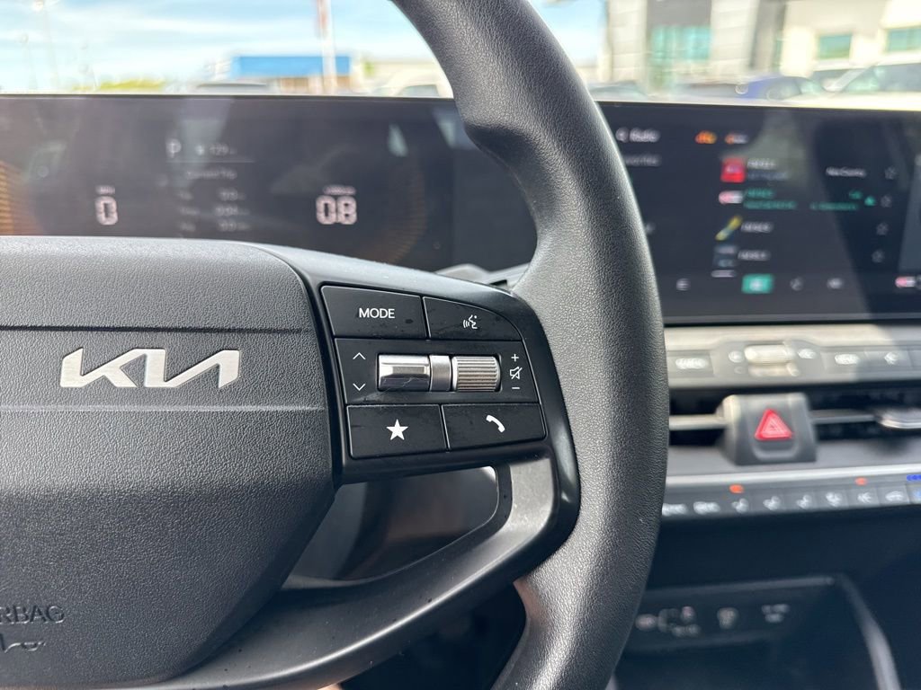 Used 2025 Kia K4 FWD image 14