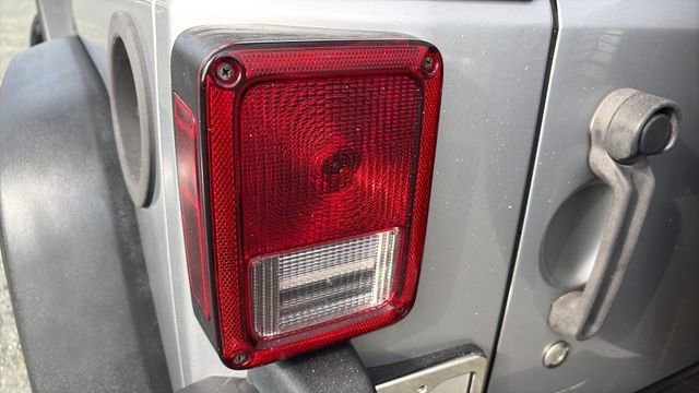 Used 2013 Jeep Wrangler Unlimited Sport image 10