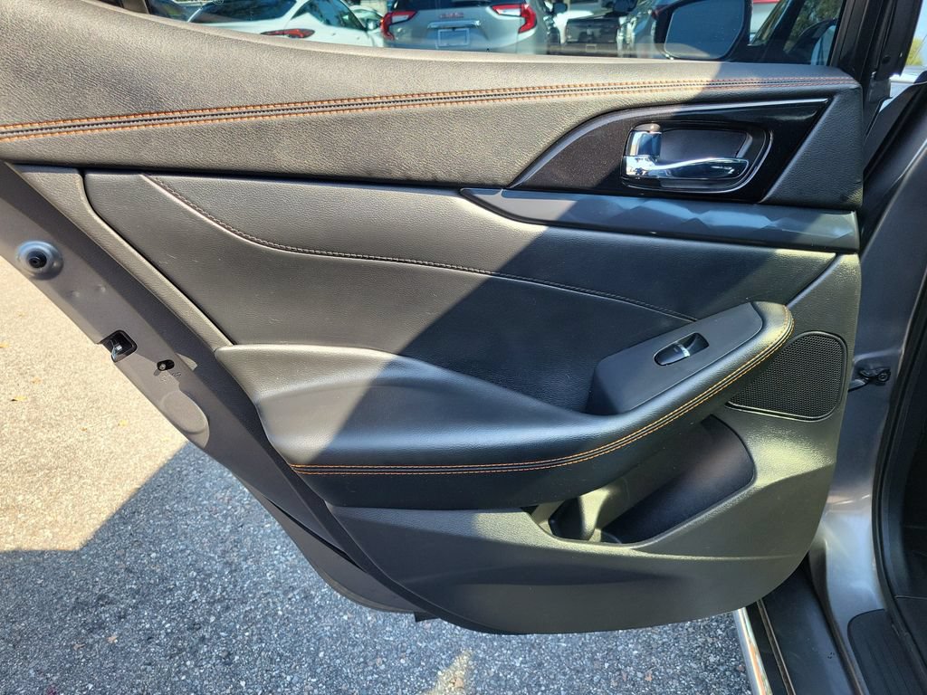 Used 2020 Nissan Maxima SR w/ Sport Mat Group FWD image 12