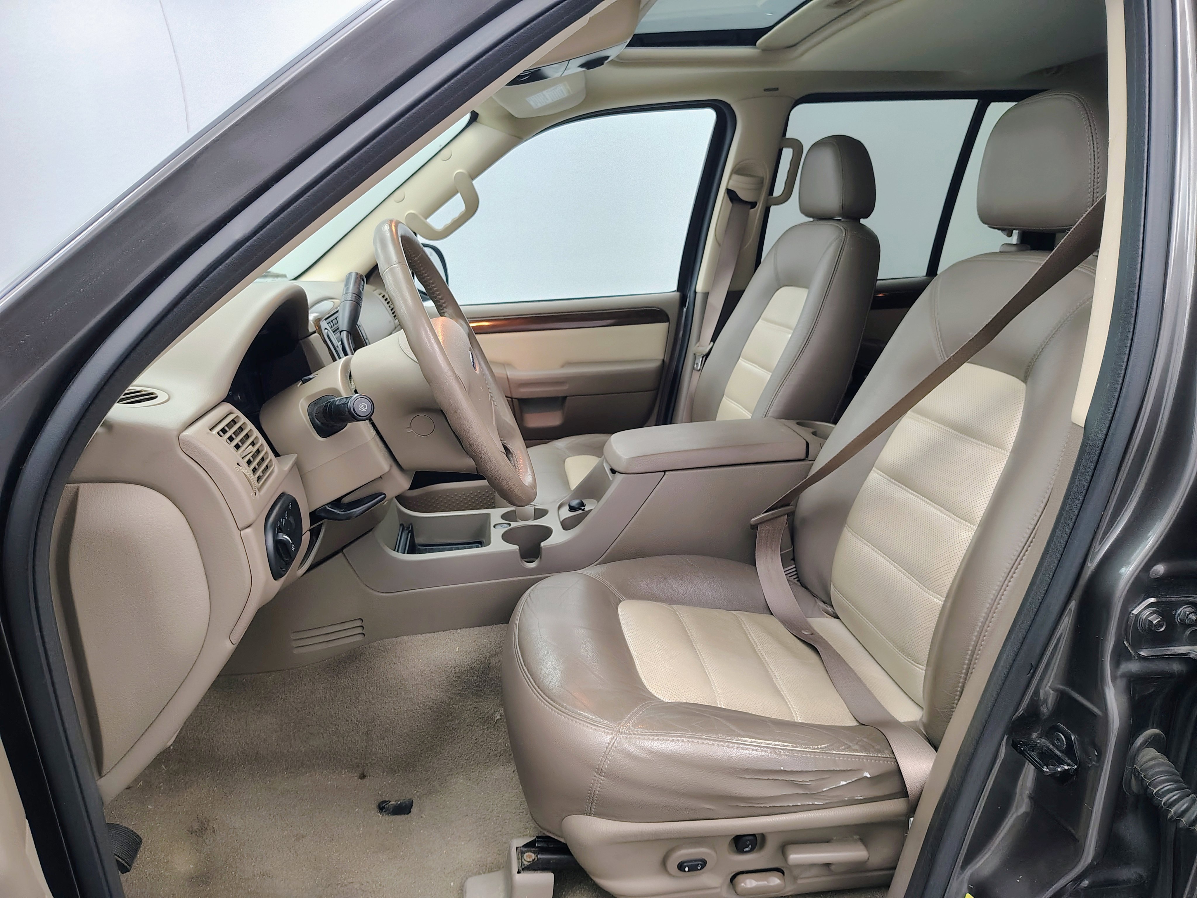 Used 2005 Ford Explorer Eddie Bauer image 9