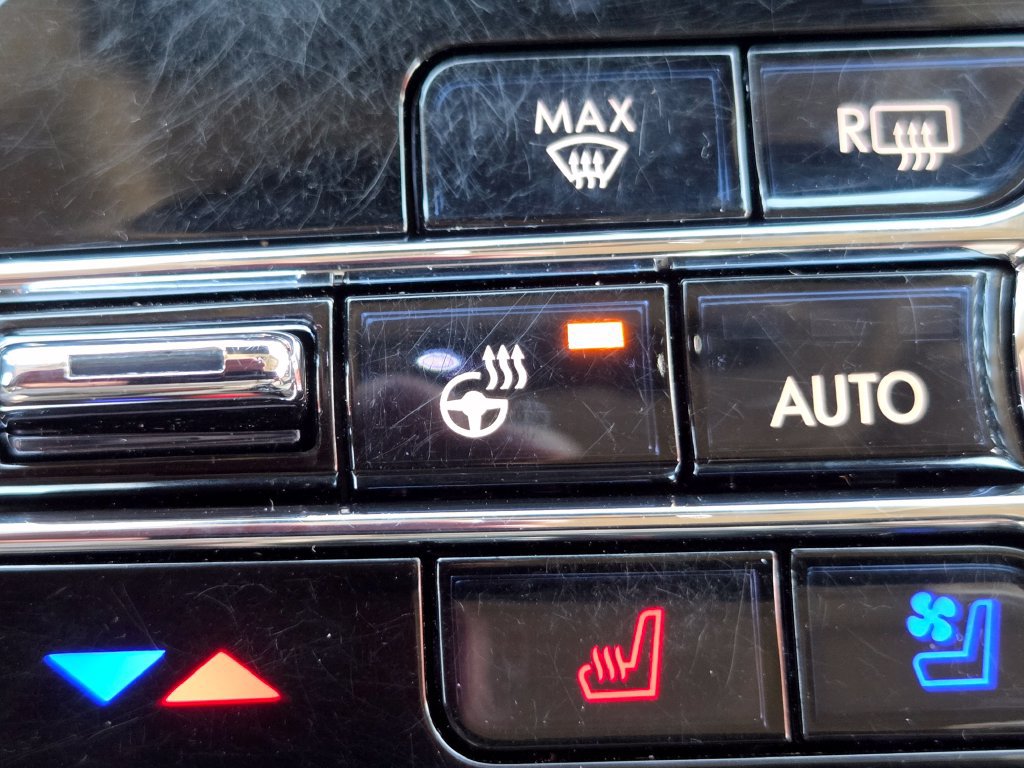 Used 2022 Lincoln Corsair AWD w/ Premium Package image 9