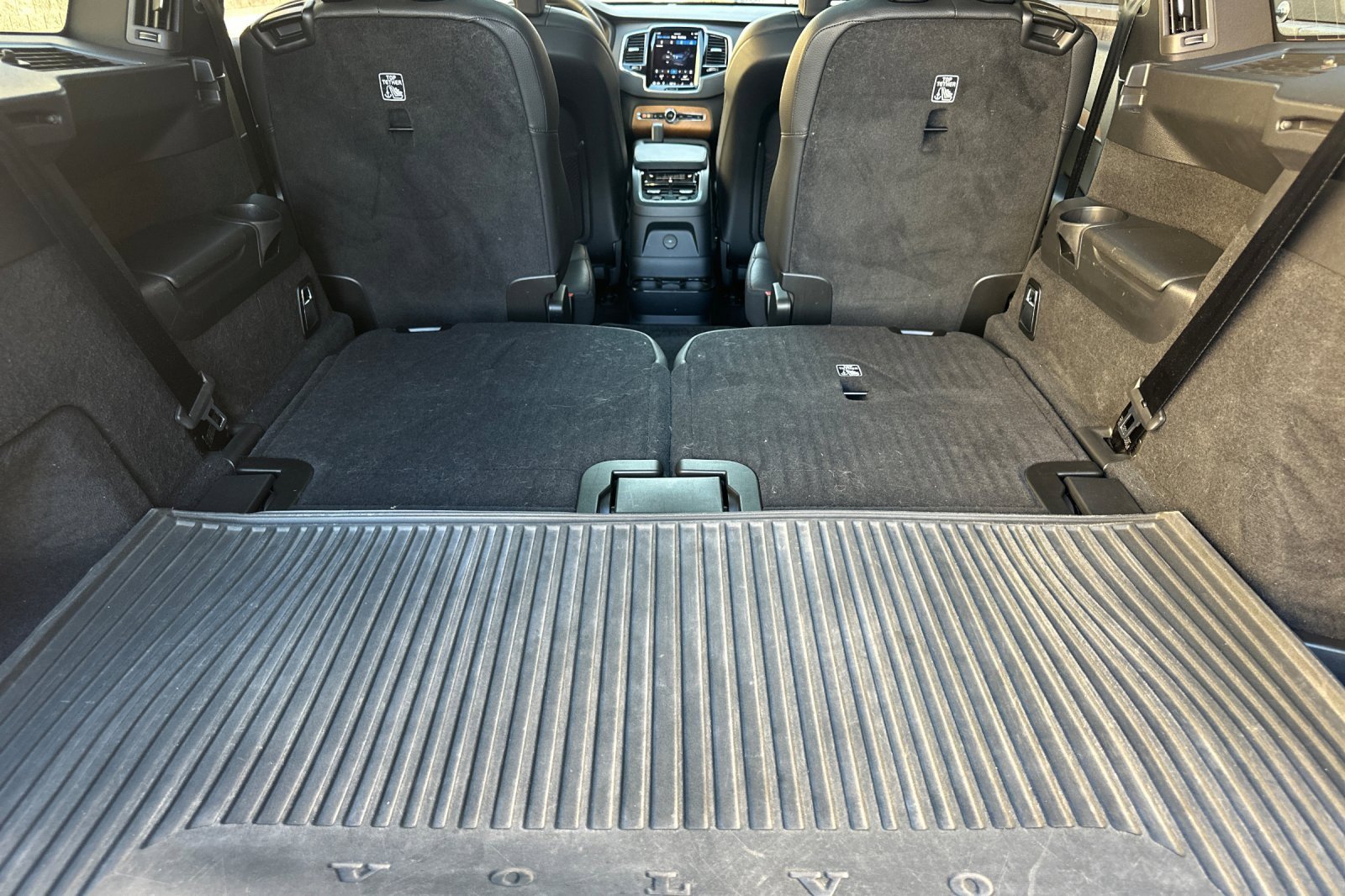 Used 2023 Volvo XC90 T8 Plus w/ Protection Package Premier image 17