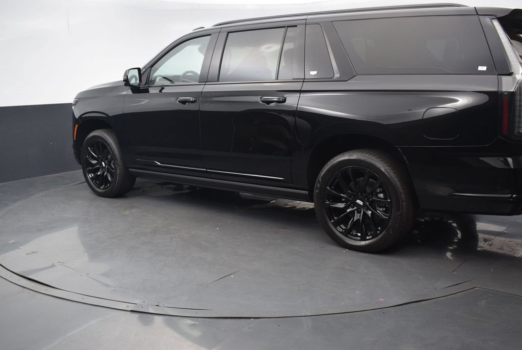 Certified 2026 Cadillac Escalade ESV Sport w/ LPO, ONYX Package AWD/4WD image 4