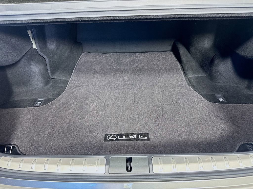 Used 2022 Lexus LS 500 F Sport w/ Accessory Package (Z1) image 33