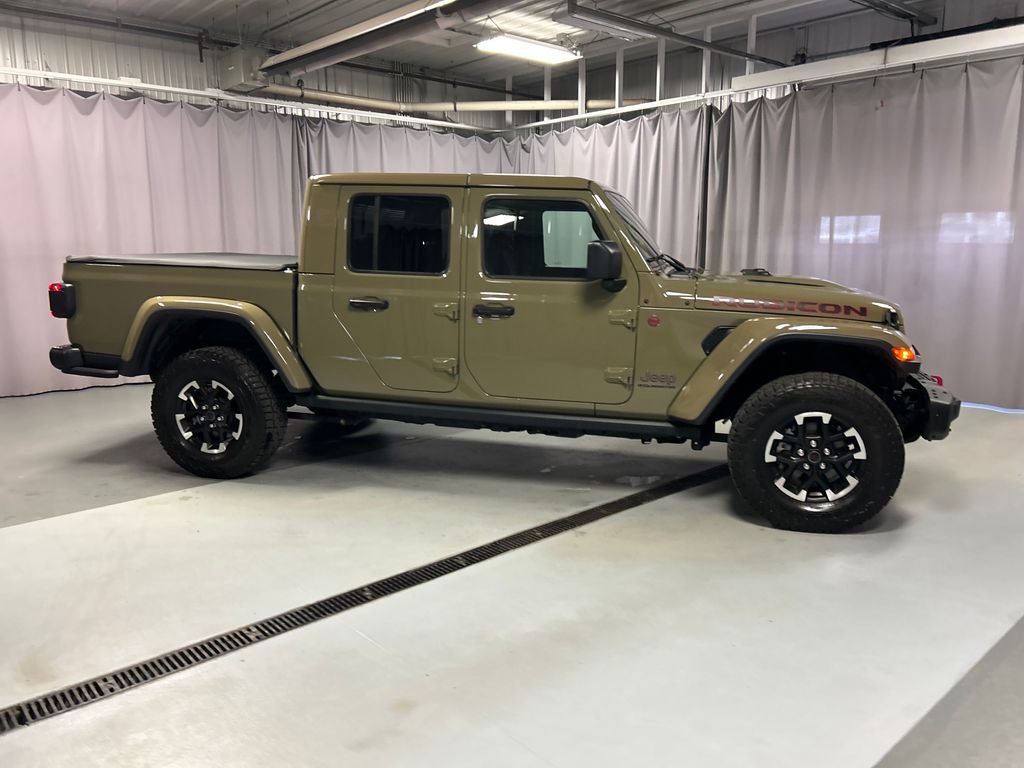 Used 2025 Jeep Gladiator Rubicon AWD/4WD image 8